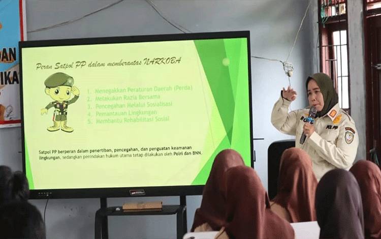 Sosialisasi Bahaya Narkoba, Satpol PP Seruyan Beri Edukasi Pelajar SMA