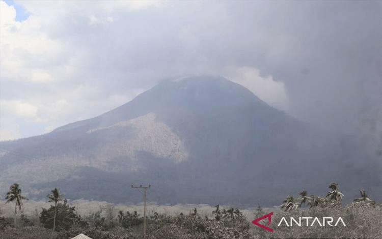 Badan Geologi: Aktivitas Gunung Lewotobi Laki-Laki Masih Tinggi
