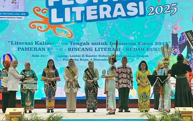 Barito Timur Sabet Dua Penghargaan di Festival Literasi Kalteng 2025