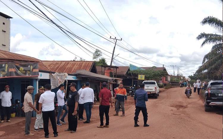 Pemkab Kotim Mulai Perbaiki Ruas Jalan Lesa Parenggean