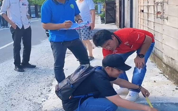 Tim Dinas PUPR Palangka Raya Lakukan Peninjauan Lapangan Pembangunan Drainase Berbagai Jalan