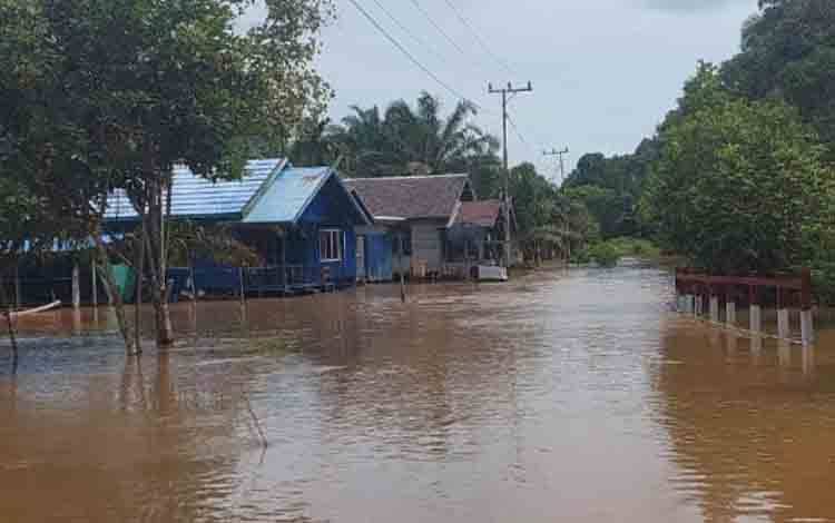 Banjir Melanda 3 Desa di Tualan Hulu Kotim