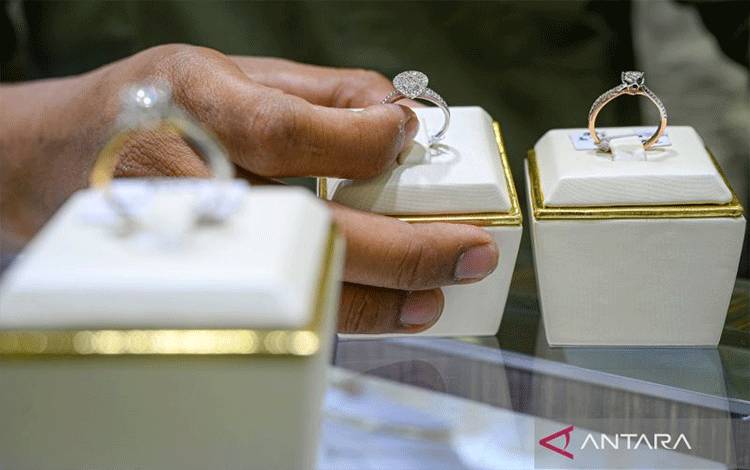 Daftar Lengkap Harga Emas Tiga Jenama di Pegadaian Naik Sabtu Pagi