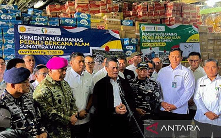 Mentan Amran Kirim Bantuan Bencana Sumatera dengan KRI Banda Aceh