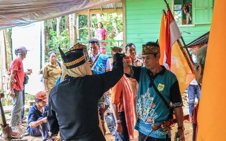 PLN dan Masyarakat Adat Rungan Bersatu Jaga Alam
