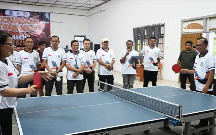 Wabup Lamandau Dorong Sportivitas dan Pembinaan Atlet Daerah Pada Kejuaraan Tenis Meja 2025