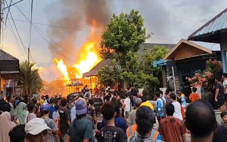 Tiga Rumah dan 1 Gedung Burung Walet di Kotawaringin Lama Hangus Terbakar