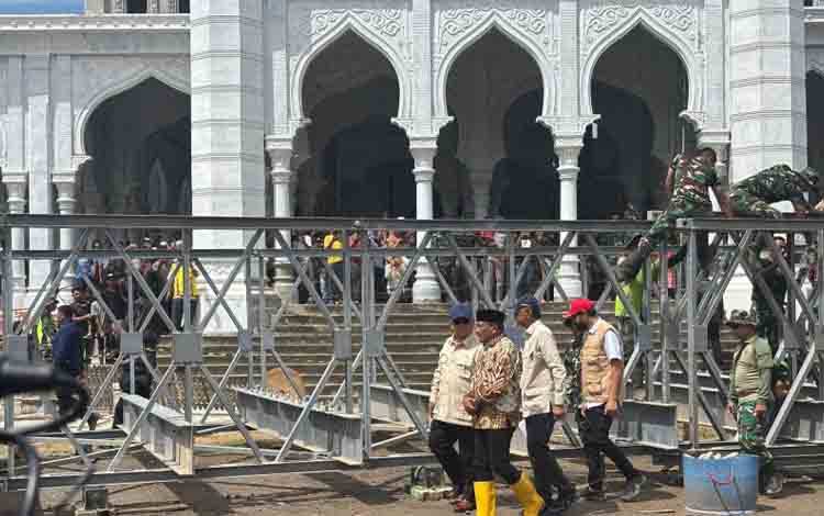 Prabowo Tunjuk KSAD Pimpin Satgas Perbaikan Jembatan di Aceh