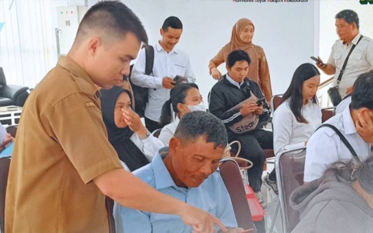DPMPTSP Palangka Raya Gelar Pendampingan Pembuatan NIB Perorangan Bagi Outsourcing
