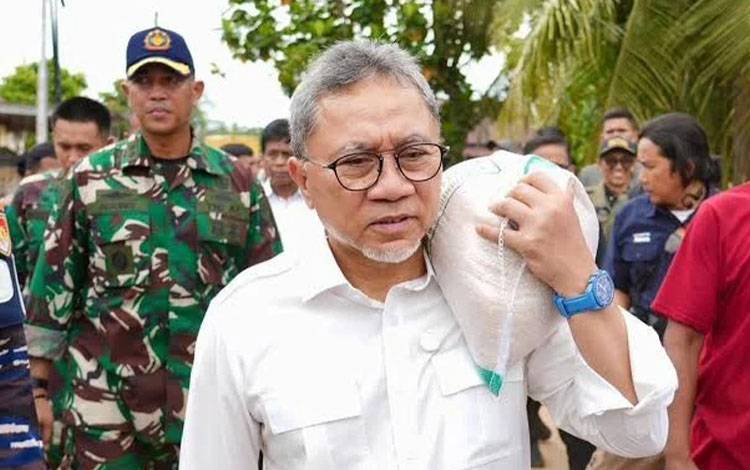 Dramaturgi Pejabat dan Solidaritas Warga di Tengah Banjir Sumatera
