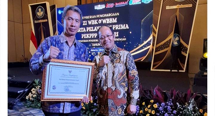 Balai Bahasa Kalteng Raih Penghargaan Zona Integritas menuju Wilayah Bebas dari Korupsi