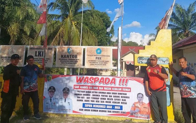 BPBD Palangka Raya Pasang Spanduk Waspada Cuaca Ekstrem di Beberapa Wilayah