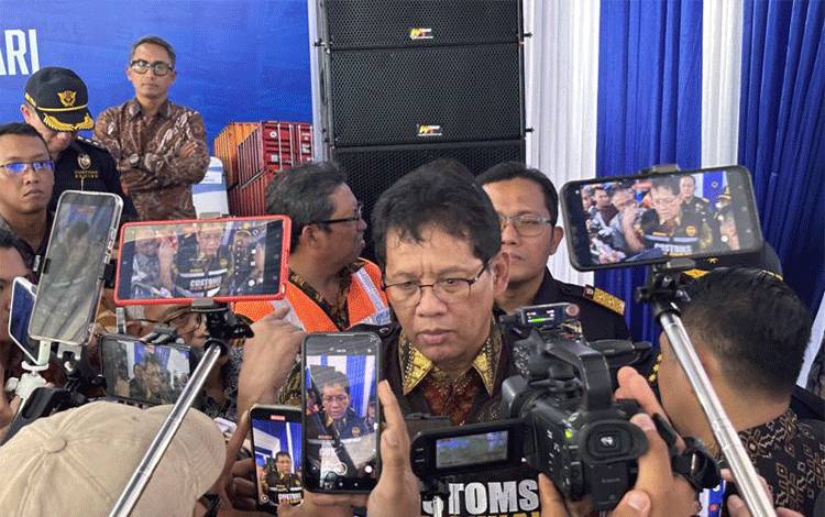 Purbaya Bantah Kirim Balpres Ilegal Sitaan ke Korban Bencana Sumatera