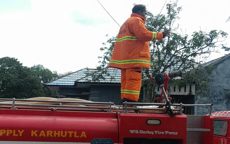 Kompor Terbakar Nyaris Ludeskan Rumah Warga di Nanga Bulik