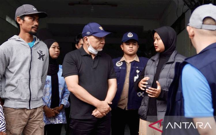 Menko Pangan Tinjau Posko Pengungsi di Aceh Tamiang dan Langsa