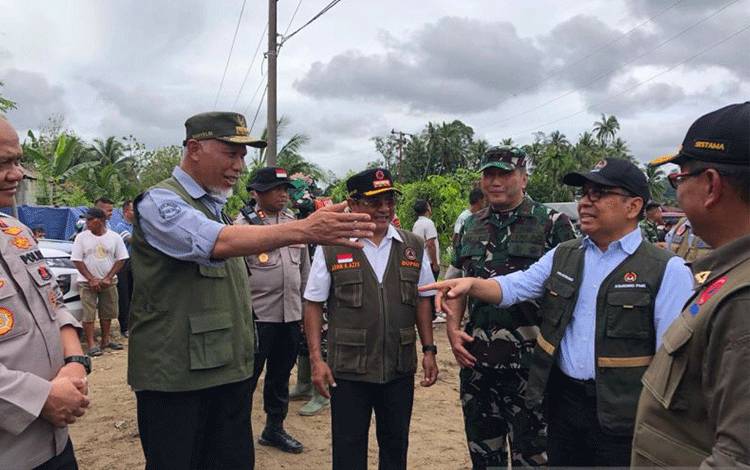 Menko PMK Lakukan "Ground Breaking" Huntara Bagi Korban Bencana Sumbar