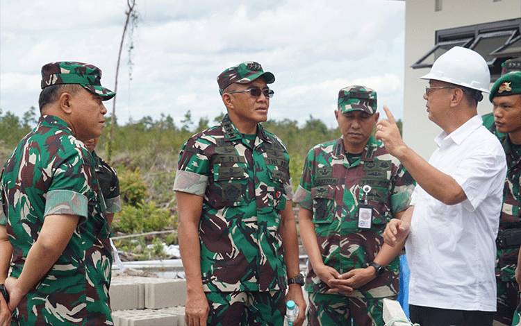 Kunjungan Sekjen Kemhan ke Kodam XXII/Tambun Bungai, Tinjau Progres Pembangunan Mayonif TP