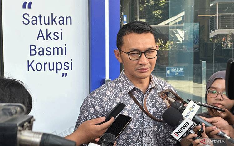 KPK Sita Ratusan Juta dari Penggeledahan Tiga Lokasi di Lampung Tengah