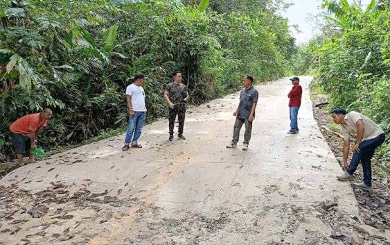 Komisi III DPRD Barito Timur Soroti Kualitas Perbaikan Jalan - Jembatan Penghubung Hayaping - Janah Jari