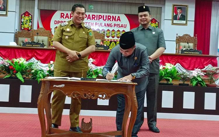 Tutup Masa Persidangan III Tahun Sidang 2025, DPRD Pulang Pisau Umumkan Propemperda 2026