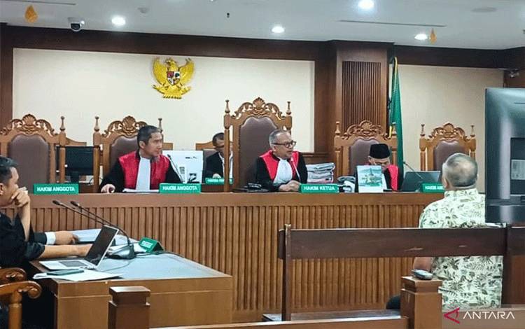 Saksi Akui Setor Rp11 Miliar Urus Kasus ke Menantu Eks Sekretaris MA