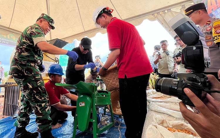 Pangdam XII/Tambun Bungai Sebut Konsep Tanam Jagung di PT MKM Jadi Percontohan