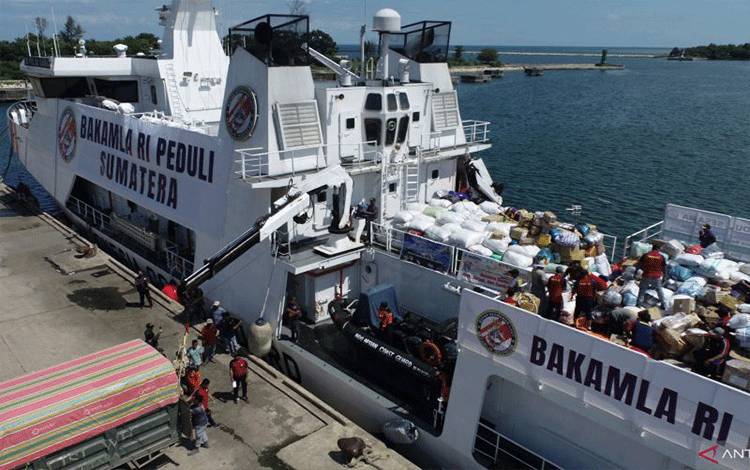 Bakamla Antar Logistik Seberat 92,2 Ton untuk Korban Bencana di Aceh