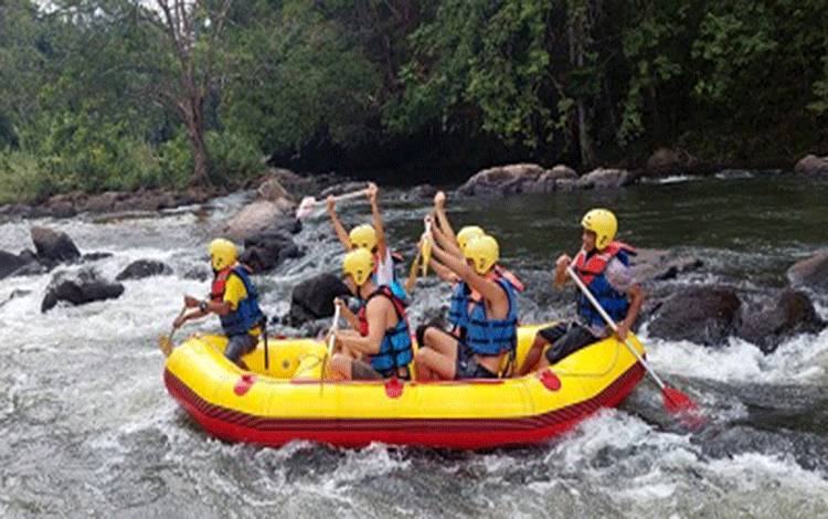 Open Trip Arung Jeram Desa Riam Tinggi Lamandau, Ajakan Menantang untuk Liburan Akhir Tahun