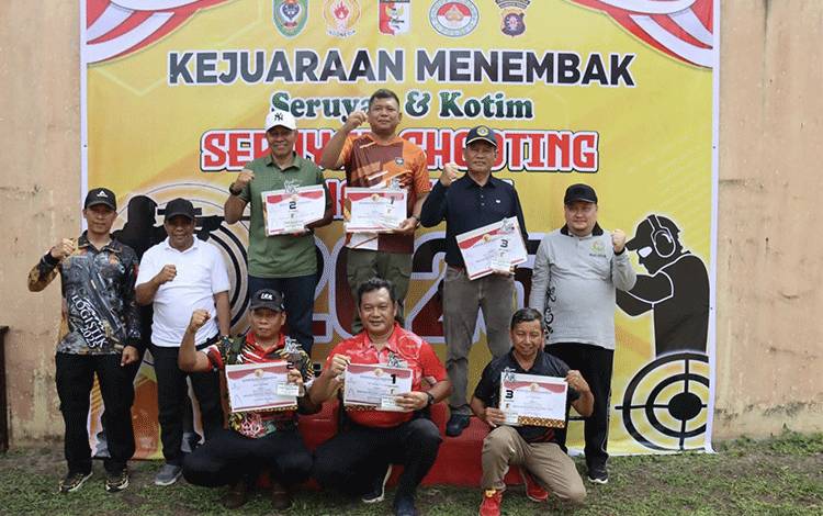 Bupati Seruyan Raih Juara III Pistol Executive 20 Meter pada Seruyan Shooting Challenge 2025