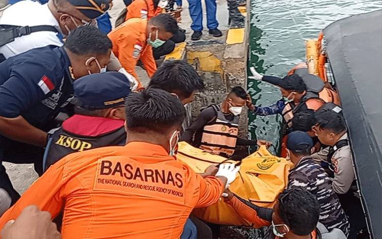 Tim SAR Temukan Seorang Korban Kecelakaan Kapal di Labuan Bajo
