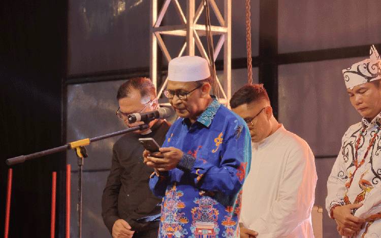 Doa Bersama hingga Penampilan Artis Ibu Kota Warnai Malam Pergantian Tahun di Gunung Mas