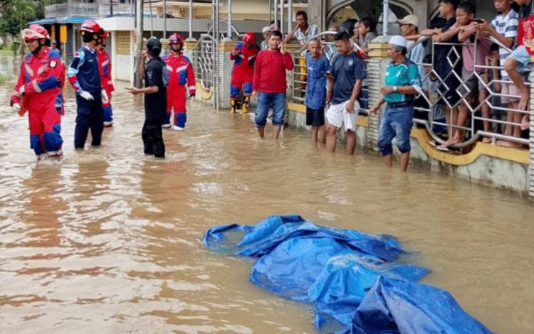 Mayat Pria Ditemukan Mengapung di Tengah Banjir Cindai Alus Martapura