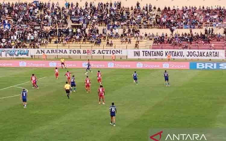 PSIM Kalahkan Semen Padang 1-0 Lewat Penalti Ze Valente