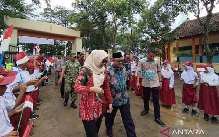 Mendikdasmen Terbitkan SE Pembelajaran bagi Sekolah Terdampak Bencana
