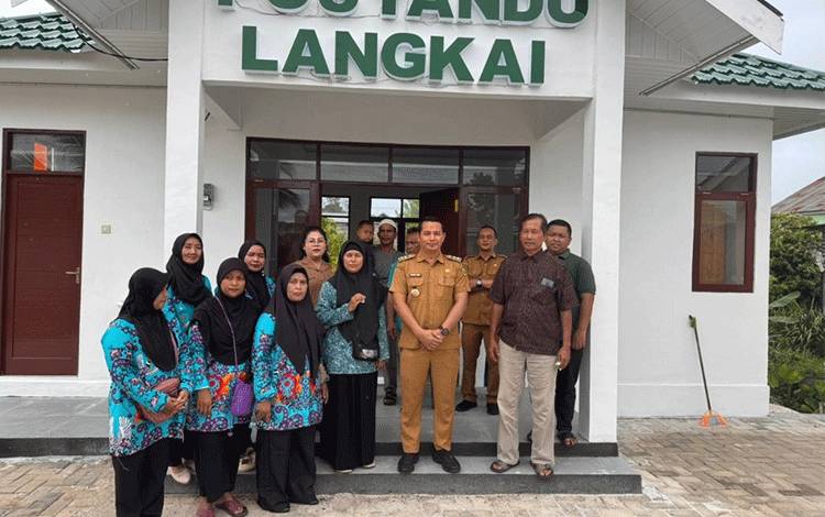 Lurah Langkai Lakukan Peninjauan Bangunan Posyandu Langkai
