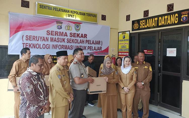 70 Sekolah di Seruyan Terima Bantuan Komputer dari Polres Seruyan