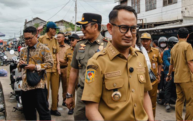 Genangan Air Masih Mengganggu Pasar Tradisional Palangka Raya, Perbaikan Drainase Segera Dilakukan