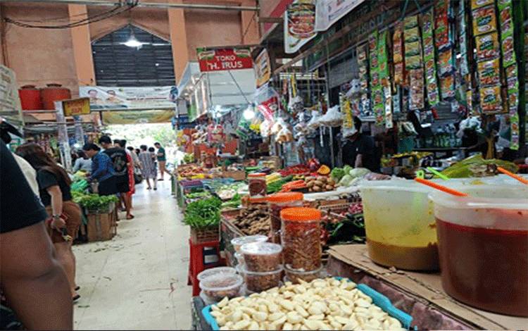 Wali Kota Palangka Raya Ajak Pedagang dan Pembeli jaga Kebersihan Pasar Kahayan