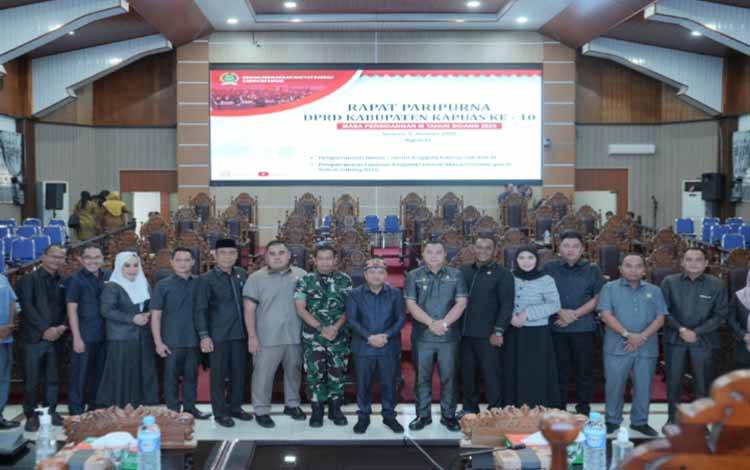 Paripurna DPRD Kapuas Bahas Hasil Reses dan Umumkan Pansus LHP BPK