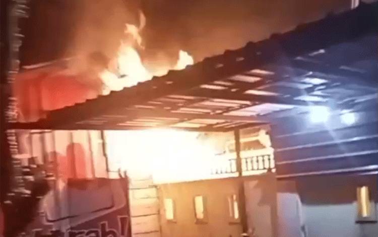 Kebakaran Dini Hari Hanguskan Kantin SMAN 7 Banjarmasin
