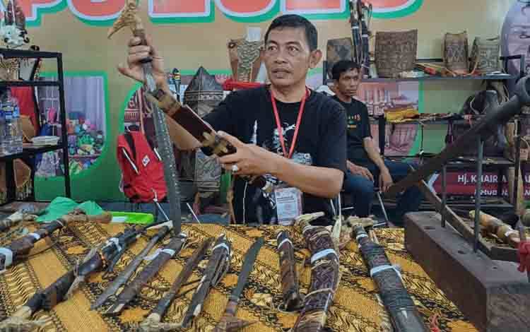 Kisah Komunitas Pecinta Mandau Kotim Puluhan Tahun Jaga Identitas Budaya Dayak