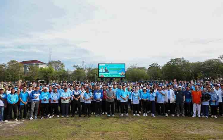 Wagub Kalteng Buka Jalan Sehat dan Senam bersama ASN Peringati Hari Desa Nasional 2026