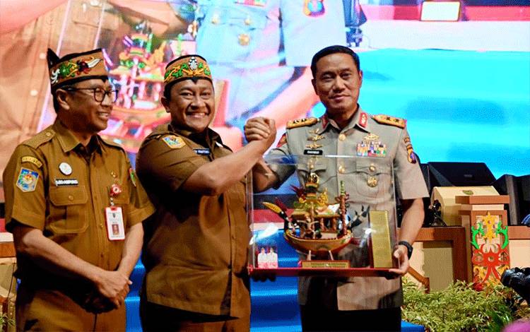 Gubernur Kalteng Apresiasi Dedikasi Wakapolda Lama