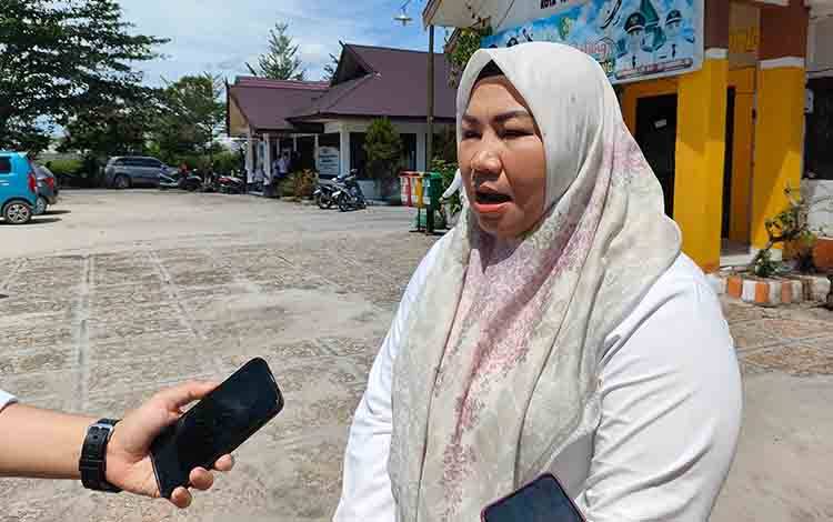 Lurah Panarung Ajak Masyarakat Rajin Buang Sampah di Tempat dan Bersihkan Drainase