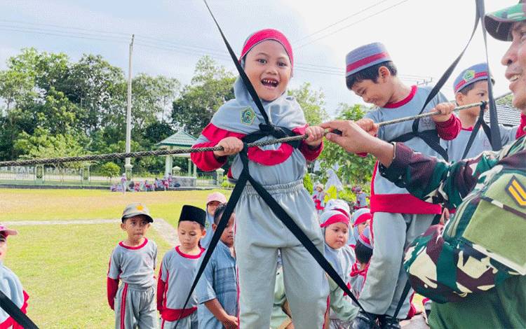 Tanamkan Cinta Tanah Air Sejak Dini, Kodim 1017 Lamandau Terima Kunjungan Edukatif TK Al Huda Nanga Bulik
