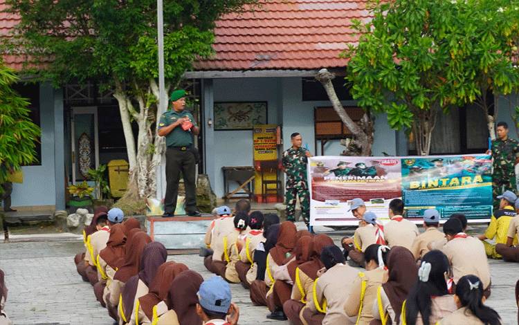 Kodim 1015/Sampit Sosialisasikan Penerimaan Prajurit TNI AD 2026 ke Sekolah