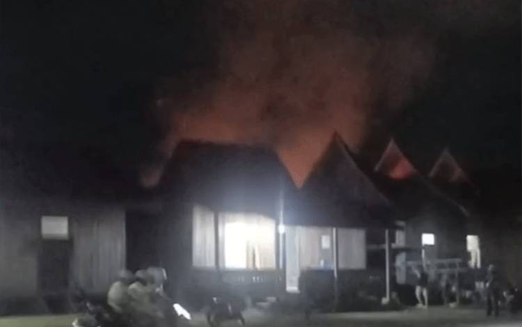 Kebakaran Landa Bangunan di Belakang Kampung Nusantara Resort Martapura