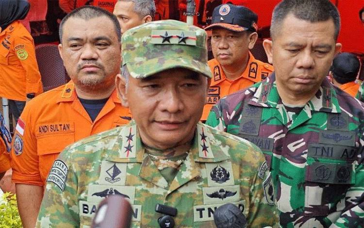 Evakuasi Korban Pesawat ATR 42-500 Gunakan Teknik Rappeling