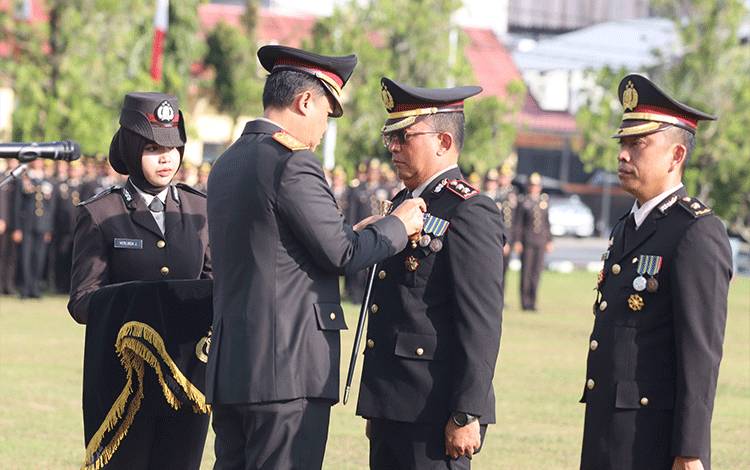 Polda Kalteng Gelar Upacara Hari Kesadaran Nasional, 852 Personel Dapat Satya Lencana Pengabdian