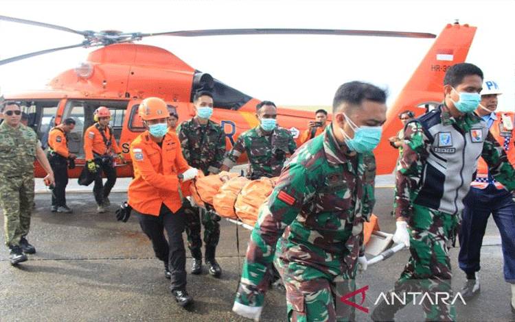 TNI AU Terima Jenazah Korban Pesawat ATR 42-500 untuk Diidentifikasi